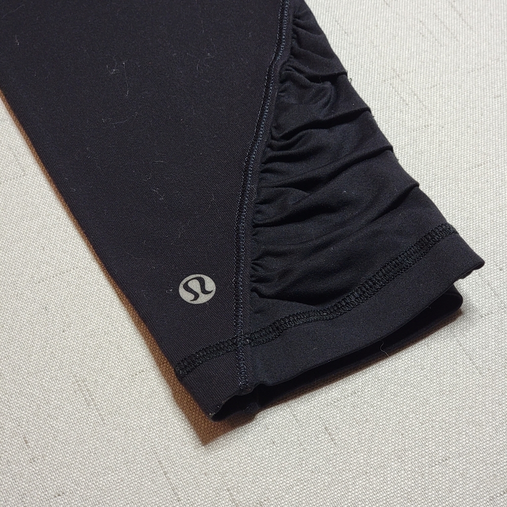 Lululemon Ruched Crop Legging - Picture 9 of 9